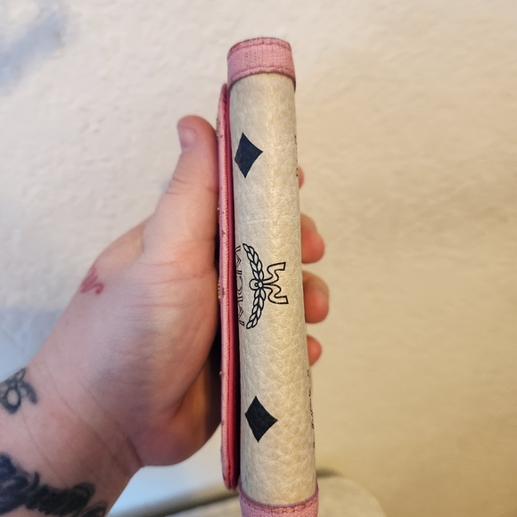 💯 AUTHENTIC MCM WALLET - Picture 8 of 16